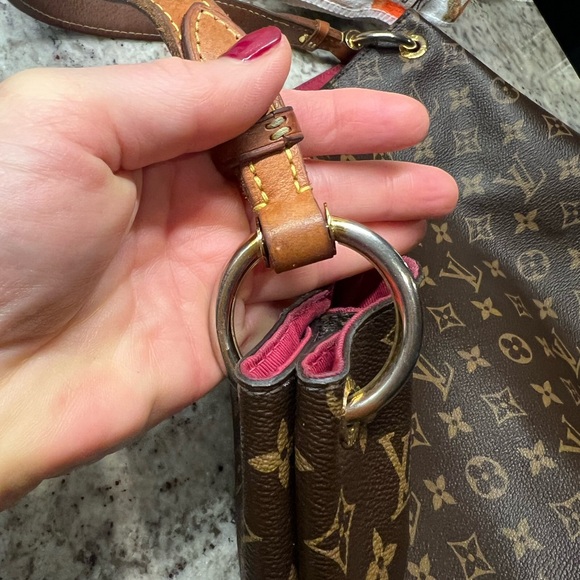 Authentic Louis Vitton Graceful MM Handbag - Picture 16 of 16